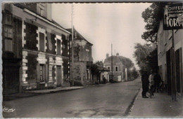 LES TROIS MOUTIERS  ROUTE DE LOUDUN - Les Trois Moutiers