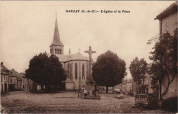 CPA MANZAT L'Eglise Et La Place (1254131) - Manzat