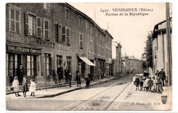 Venissieux - Avenue De La Republique  - Tabac - Hotel Flevin - CPA° - Vénissieux