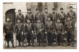 CPA 3270 - MILITARIA - Carte Photo Militaire - Un Groupe De Sodats Du 49 ème Rgt D'Infanterie En Tenue De Campagne - Personen