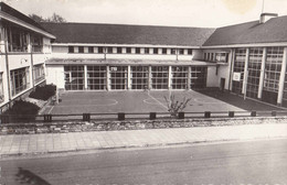 Court-Saint-Etienne - Ecole Technique Provincial Cour De Jeux - Court-Saint-Etienne