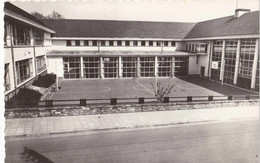 Court-Saint-Etienne - Ecole Technique Provincial Cour De Jeux - Court-Saint-Etienne