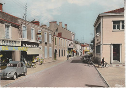 85 - CHALLANS - La Rue Carnot - Challans