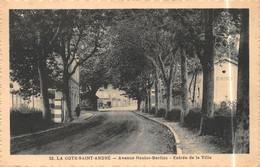 La COTE-SAINT-ANDRE (Isère) - Avenue Hector Berlioz - Entrée De La Ville - Voie Ferrée Du Tramway - La Côte-Saint-André