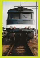 PHOTO Originale Train Wagon Engin De Traction Loc Loco Locomotive Diesel SNCF 67073 De Face Non Datée - Eisenbahnen