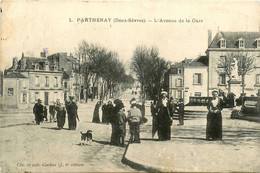 Parthenay * Avenue De La Gare * Villageois Coiffe - Parthenay