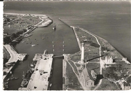 OUISTREHAM (Calvados) : Vue Du Port - Années 50 (?) - Ouistreham