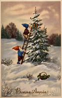 Bonne Année - CPA Illustrateur - Lutins Montant Au Sapin - Leprechaun - New Year