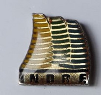 B279 Pin's Bateau Voile I.N.D.R.E Composée De 3 Anciennes îles De La Loire Haute-Indre Basse-Indret Achat Immédiat - Sailing, Yachting