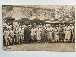 CPA Carte-photo Groupe De Militaires Du 101e Régiment Avec Camions Pilotes Ou Chauffeurs - Autres & Non Classés