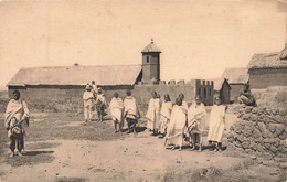 CPA Madagascar - Une Eglise Dans La Brousse - Madagascar