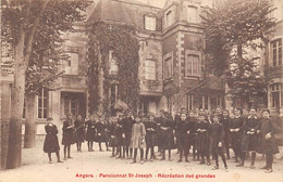 Angers         49      Pensionnat St Joseph  Récréation Des Grands      (voir Scan) - Angers