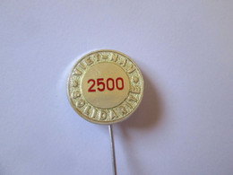 Rare! Insigne/Badge Viet-Nam:Syndicat Solidarite 2500 Vers 1970,d=20 Mm/Trade Union 70s Solidarity 2500,d=20 Mm - Associations