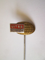 Insigne/Pin Badge UITBB Trade Union Of Wood Workers,Carpenters & Builders 70s - Associations