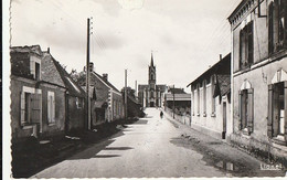 St-JEAN-des-MAUVRETS. - Rue De L'Eglise . Carte RARE - Autres & Non Classés