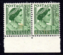 AUSTRALIA - 1950 QUEEN MOTHER 1½d GREEN STAMP PAIR FINE MNH ** SG 236 X 2 - Nuevos