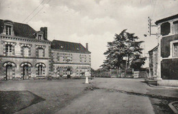 SAINT-PAUL-du-BOIS. - La Place Et Le Calvaire - Other & Unclassified