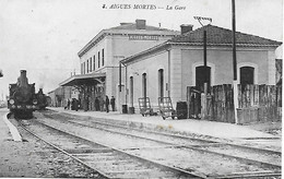 30 - GARD - AIGUES MORTES - LA GARE - TRAIN - CPA POSTEE EN 1914- PARFAIT ETAT - EDITEUR MEZY V. - Aigues-Mortes