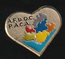 75474-Pin's.Association Française Des Malades Et Opérés Cardiovasculaires - Associations