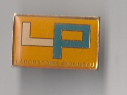 PIN'S THEME MEDICAL  LABORATOIRE  PIONNEAU - Médical