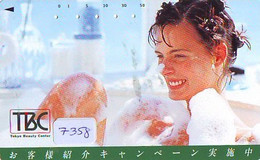 Télécarte Japon * FEMME EROTIQUE (7358) BATH * PHONECARD JAPAN * TELEFONKARTE *  BATHCLOTHES LINGERIE - Fashion