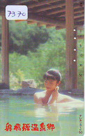 Télécarte Japon * FEMME EROTIQUE (7370) BATH * PHONECARD JAPAN * TELEFONKARTE *  BATHCLOTHES LINGERIE - Fashion