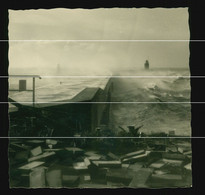 Orig. Foto 1962 Büsum Im Kreis Dithmarschen, Sturm, Sturmflut, Blick Auf Den Leuchtturm ? Und Die Stürmische See - Buesum