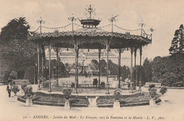 ANGERS. -  Jardin Du Mail - Le Kiosque, Vers La Fontaine Et La Mairie. Carte Pas Courante - Angers