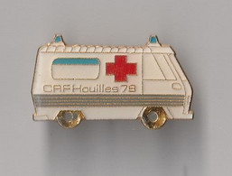 PIN'S  THEME   MEDICAL  CROIX ROUGE  FRANCAISE  HOUILLES EN  YVELINES - Médical