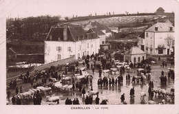 CPA Charolles - La Foire - Tres Animé - Vente De Betails - Kirmes