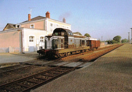 53 - Mayenne -  CHATEAU GONTIER - La Gare -   Ligne De Sablé A Chateaubriant - Locomotive BB 66000 A Quai - Chateau Gontier