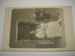 CPA PHOTO - OOSTENDE OSTENDE - PHOTO DE STUDIO - FAMILLE SUR LA PLAGE ( 1922 ) - Oostende