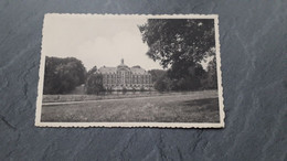 CHATEAU DE SOLIERES  "  L'HEUREUX ABRI "  FACADE VERS L'ETANG - Hoei