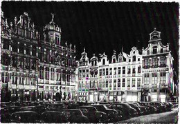 BRUXELLES/UN COIN DE LA GRAND PLACE ILLUMINEE/BRUSSEL/EEN VERLICHT HOEKJE DER GROTE MARKT/VOITURES - Brussel Bij Nacht