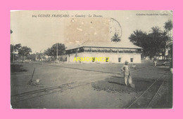 CPA  GUINEE FRANCAISE CONAKRY  La Douane - Guinée