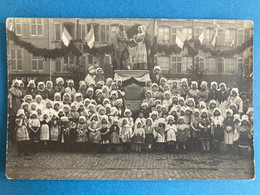 Boulay Femmes Et Filles Lorraines Et Poilus Sur Place Du Marché Libération Guerre 1914 1918 - Boulay Moselle