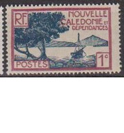 NOUVELLE CALEDONIE          N°  YVERT  139  NEUF AVEC CHARNIERES    ( CHARN  05/05 ) - Unused Stamps