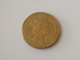 Vintage !  One Pc. Of 1995 AUSTRALIA Queen Elizabeth II QE II - One (1) Dollar Coin (#166E) - Autres & Non Classés