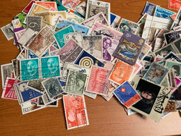 Lots De Plusieurs Centaines De Timbres Tous Pays Et Tout états - Vrac (min 1000 Timbres)