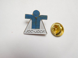 Beau Pin's , JOC - JOCF , Jeunesse Ouvrière Chrétienne De France , Religion - Associations