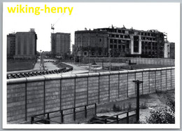 Berlin - S/w Die Mauer Am Potsdamer Platz Blickrichtung Ruine Haus Vaterland - Berlin Wall