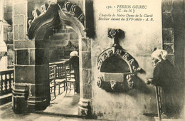 Perros Guirec * La Chapelle De Notre Dame De La Clarté * Le Bénitier * Coiffe - Perros-Guirec