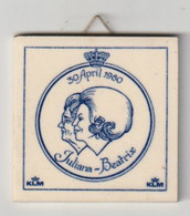 KLM Tegeltje Troonwisseling Koningin Juliana - Beatrix 1980 - Giveaways