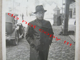 Serbia / Senta - " Man In Black ", Mysterious Man Walks Down The Street ... ( Old Real Photo ) / Foto: JAKŠIĆ, Senta - Serbia