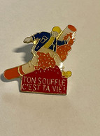 Pin's Ton Souffle C'est Ta Vie - Médical