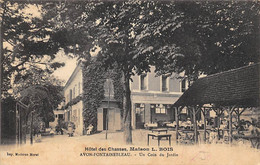 Avon      77       . Hôtel Des Chasses. Un Coin Du Jardin      (voir Scan) - Avon