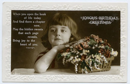 JOYOUS BIRTHDAY GREETINGS : PRETTY GIRL WITH WICKER BASKET OF FLOWERS - Verjaardag