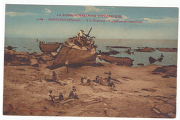 Delcampe - 4164  BARFLEUR -A LA BRETONNE -TORPILLEURS EN DEMOLITION  "LA BASSE NORMANDIE PITTORESQUE"    BELLE CARTE ANIMEE - Barfleur