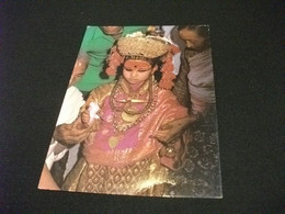 NEPAL KUMARI LIVING GODDESS BAMBINA COSTUME FOLCLORE - Népal