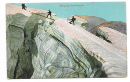 CPm ,ALPINISME, Traverser Une Crevasse De Glace, "Ubergang Einer Eisspalte", Glacier, Montagne, Dos Vierge Et Divisé - Alpinisme
